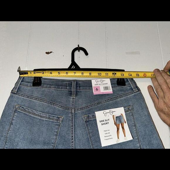 NWT Jessica Simpson Side Slit Short High Rise Frayed‎ Hem Size 6 Relaxed Fit - Picture 4 of 6
